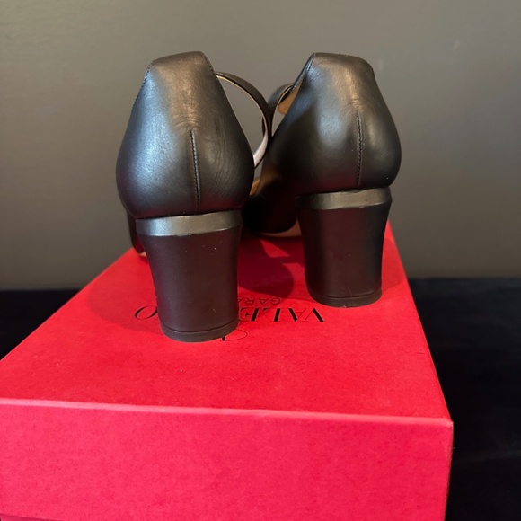 Valentino Garavani Ankle-Strap Pumps - Picture 6 of 7